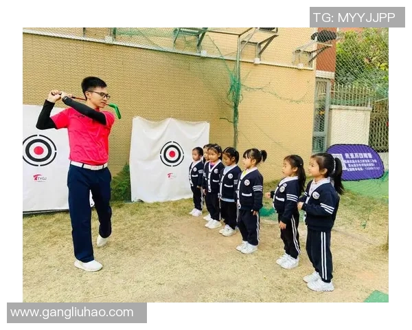 穿越足球明星系统开启传奇之旅成就梦想球员的成长与挑战 穿越足球明星系统开启传奇之旅成就梦想球员的成长与挑战